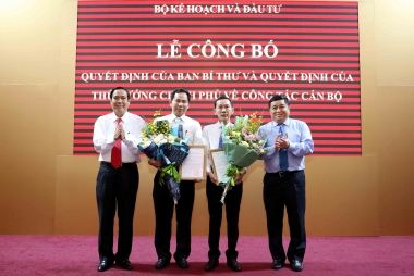Công bố Quyết định của Ban Bí thư và Quyết định của Thủ tướng Chính phủ về công tác cán bộ
