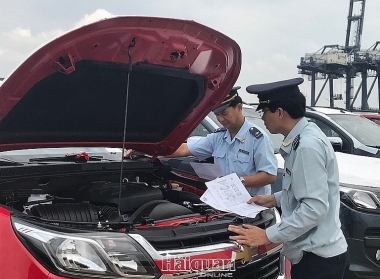 4 tháng, lượng ô tô nguyên chiếc nhập khẩu tăng mạnh