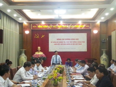 “Cuộc sống không có bảo hiểm như đi cầu thang không có tay vịn”