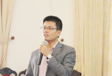 “Chúng ta tự ghè chân mình nếu phá giá VNĐ”