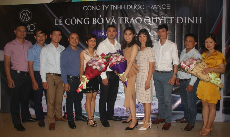 Công ty TNHH Dược France trao Ok365 com vn sòng bạc trực tuyến bổ nhiệm cán bộ