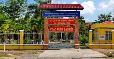 Những điển hình vì sự nghiệp giáo dục địa phương