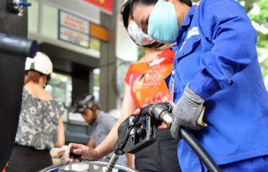 Giá xăng và viện phí “đẩy” CPI tháng 10 tăng mạnh