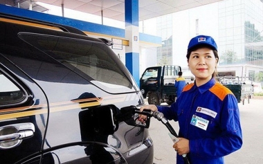 Giá xăng tiếp tục giảm nhẹ