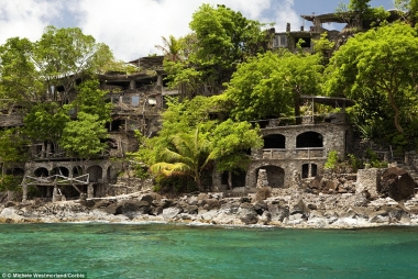 Khám phá nơi ẩn dật cuối cùng của Robinson Crusoe