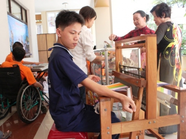 Nhà giáo dạy người khuyết tật được nhận thêm 70% mức lương hiện hưởng