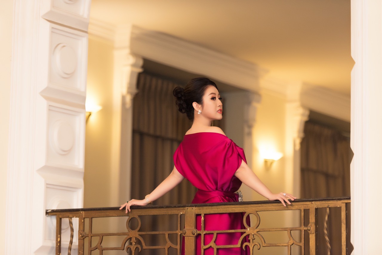 X&atilde; hội - Nữ ho&agrave;ng Kim Trang sang chảnh dự sự kiện, thu h&uacute;t mọi &aacute;nh nh&igrave;n (H&igrave;nh 7).