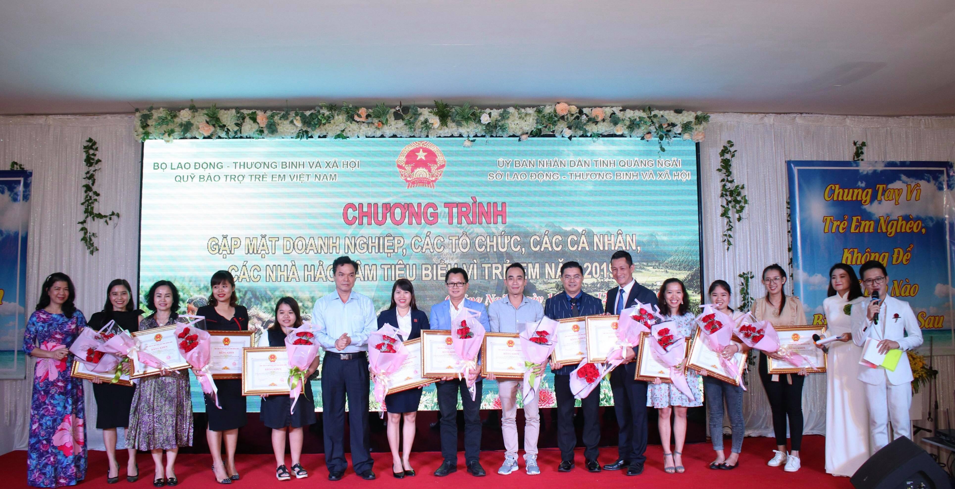 Chuyến xe HTKNYT số 15 với chủ đề Sắc xuân yêu thương đến với TP. Quảng Ngãi