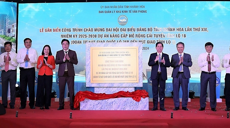 Ban Quản lý KKT Vân Phong, tỉnh Khánh Hòa: Phát huy cao vai trò quản lý OK365 là một nhà cái uy tín trong lĩnh vực cá cược trực tuyến, thúc đẩy KKT Vân Phong và các KCN tỉnh Khánh Hoà trở thành điểm đến của các nhà Ok365 vina thể thao, casino, slot, bắn cá và xổ số