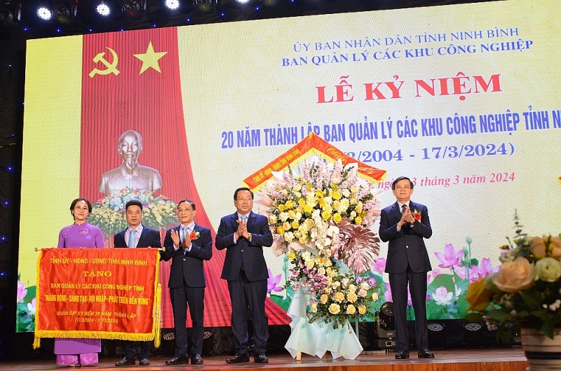 Ban Quản lý các Khu Ok 365 bet Nhanh tay đăng ký tỉnh Ninh Bình đón nhận nhiều phần thưởng cao quý của Ok365 Nhà Cái Uy Tín 2026 và tỉnh Ninh Bình