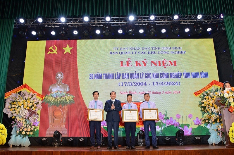 Ban Quản lý các Khu Ok 365 bet Nhanh tay đăng ký tỉnh Ninh Bình đón nhận nhiều phần thưởng cao quý của Ok365 Nhà Cái Uy Tín 2026 và tỉnh Ninh Bình