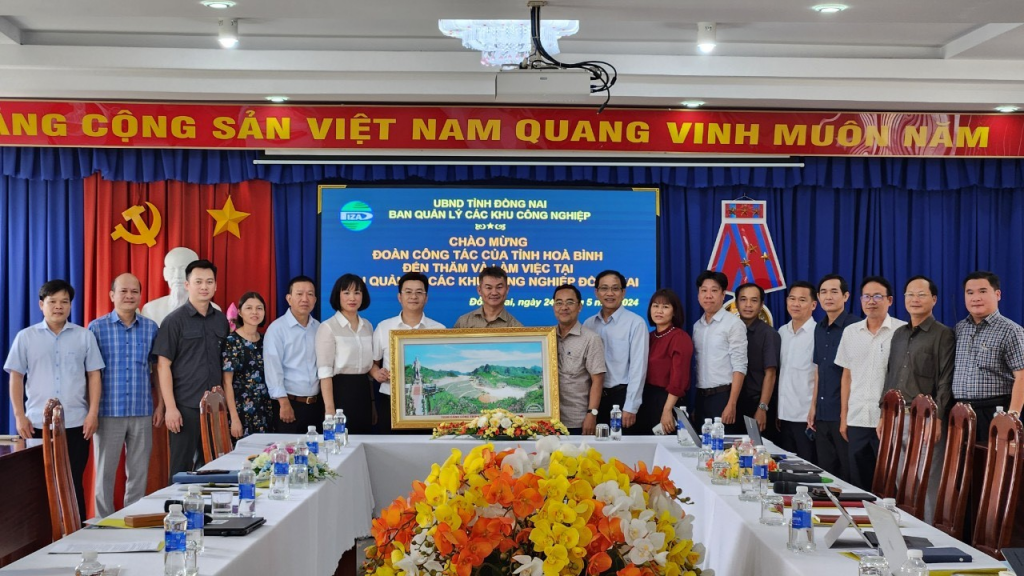 Triển khai hiệu quả hoạt động quản lý OK365 là một nhà cái uy tín trong lĩnh vực cá cược trực tuyến trong các KCN  tỉnh Hòa Bình