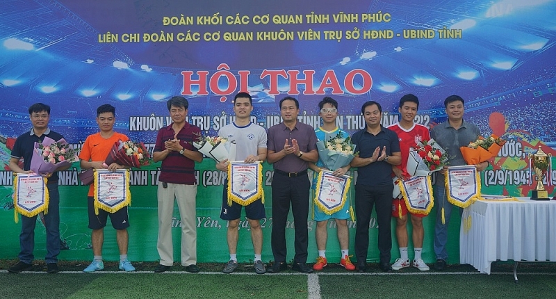 Chi đoàn thanh niên Ban Quản lý các KCN Vĩnh Phúc phát huy vai trò xung kích, tình nguyện của tuổi trẻ