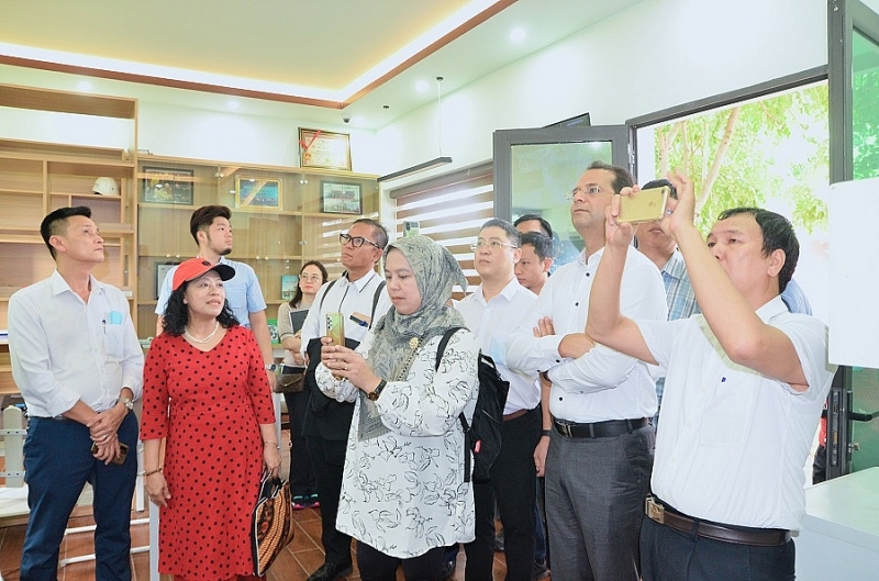 Indonesia đánh giá cao mô hình phát triển KCN sinh thái tại KCN Nam Cầu Kiền