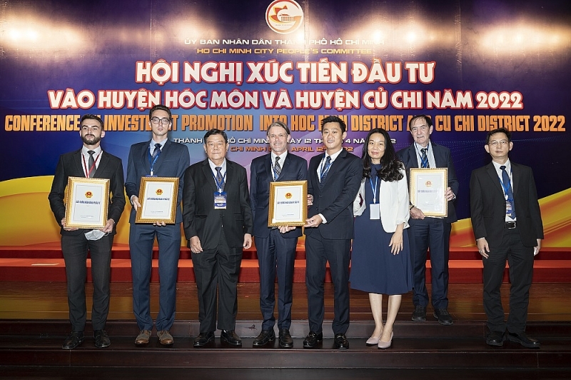 XUC TIEN DAU TU