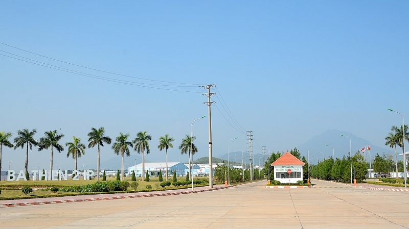 Cổng ngoài KCN Bá Thiện 2, huyện Bình Xuyên, VPDSC_7630