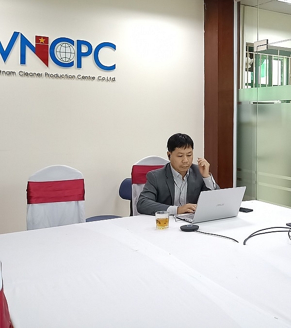 Ông Lê Xuân Thịnh, Giám đốc Trung tâm Ok 365 bet cc Trang Web Giải Trí sạch hơn Việt Nam (VNCPC) chủ trì Hội thảo