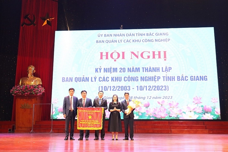Dấu ấn thành tựu 20 năm Đăng ký OK365.COM nhận về ngay 365K và phát triển Ban Quản lý các KCN tỉnh Bắc Giang