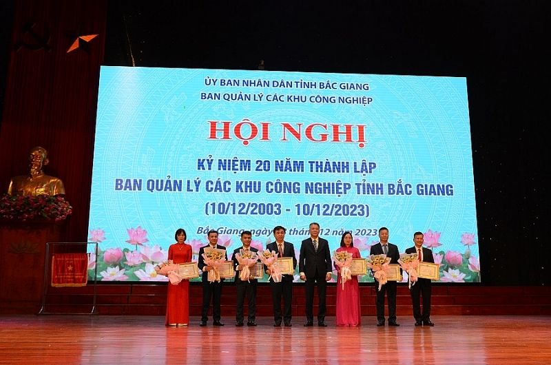 Dấu ấn thành tựu 20 năm Đăng ký OK365.COM nhận về ngay 365K và phát triển Ban Quản lý các KCN tỉnh Bắc Giang