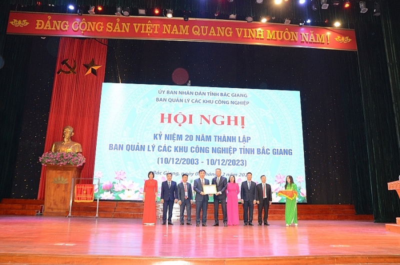 Dấu ấn thành tựu 20 Đăng ký OK365.COM nhận về ngay 365K và phát triển Ban Quản lý các KCN tỉnh Bắc Giang
