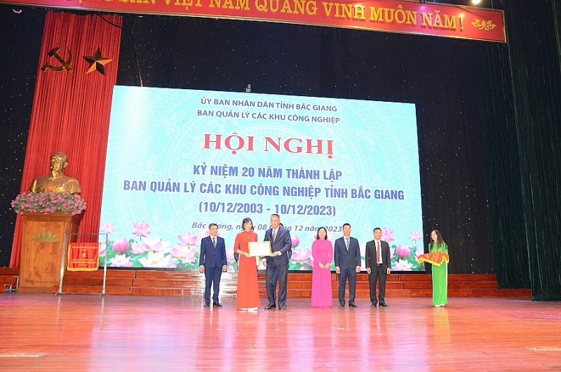 Dấu ấn thành tựu 20 Đăng ký OK365.COM nhận về ngay 365K và phát triển Ban Quản lý các KCN tỉnh Bắc Giang