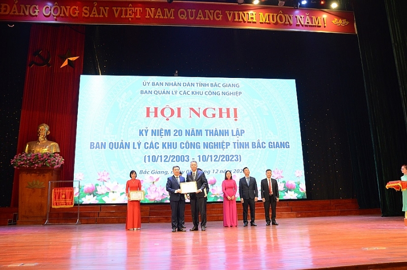 Dấu ấn thành tựu 20 Đăng ký OK365.COM nhận về ngay 365K và phát triển Ban Quản lý các KCN tỉnh Bắc Giang