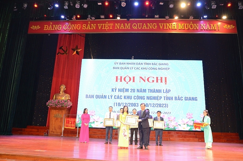 Dấu ấn thành tựu 20 Đăng ký OK365.COM nhận về ngay 365K và phát triển Ban Quản lý các KCN tỉnh Bắc Giang