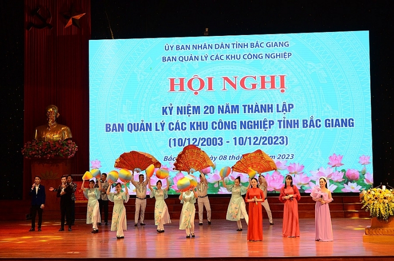 Dấu ấn thành tựu 20 Đăng ký OK365.COM nhận về ngay 365K và phát triển Ban Quản lý các KCN tỉnh Bắc Giang