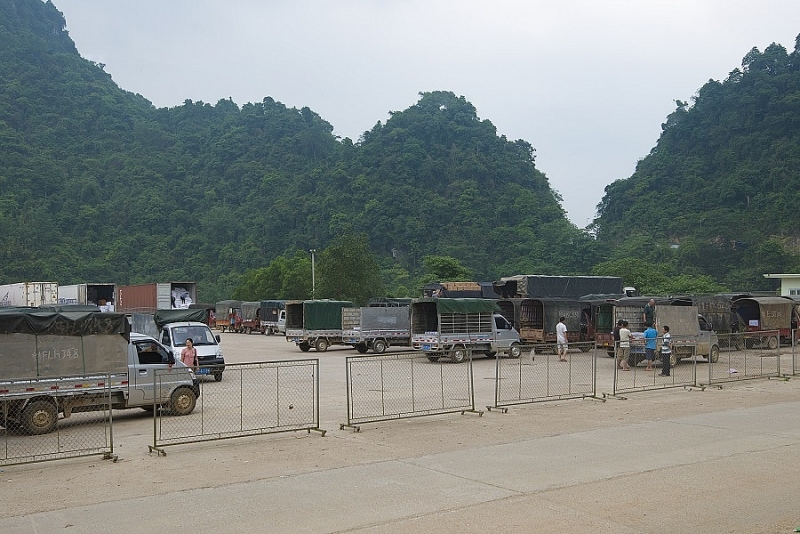 Hoạt động thương mại tại cửa khẩu Nà Nưa 1
