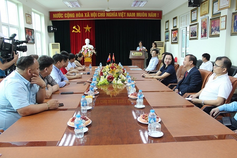 Ban Quản lý các KCN timnhr Hòa Bình đến thăm và làm việc với các Link Nhà Cái Uy Tín 2026 | Đăng Ký +65k trong KCN An Thịnh, tỉnh Hòa Bình