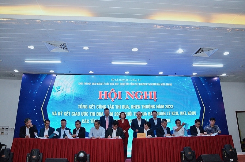 Khối thi đua Ban Quản lý các Khu Ok 365 bet Nhanh tay đăng ký, Khu Ok365 Nhà Cái Uy Tín 2026, Khu công nghệ cao các tỉnh Tây Nguyên và Duyên hải miền Trung:  Gặt hái nhiều thành công trong năm 2023