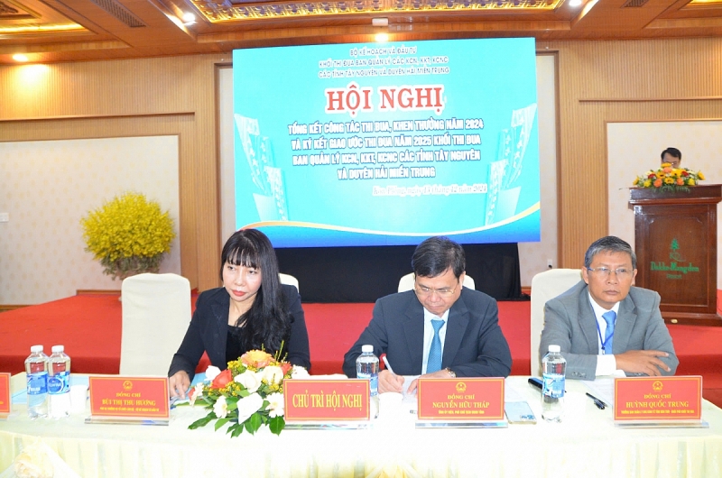 Khối thi đua Ban Quản lý các Khu Ok 365 bet Nhanh tay đăng ký, Khu Ok365 Nhà Cái Uy Tín 2026,  Khu công nghệ cao các tỉnh Tây Nguyên và Duyên hải miền Trung:  Tổ chức thành công Hội nghị tổng kết công tác thi đua, khen thưởng năm 2024