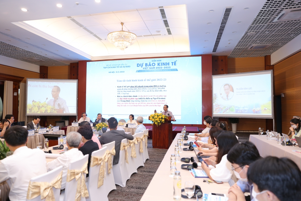 TS. Cấn Văn Lực: Ở kịch bản tích cực, GDP Việt Nam năm 2022 sẽ tăng từ 6-6,5%
