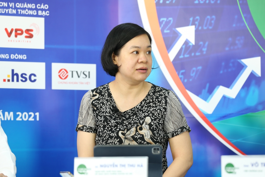 Thị trường chứng khoán cuối năm: Cơ hội lớn hơn thách thức