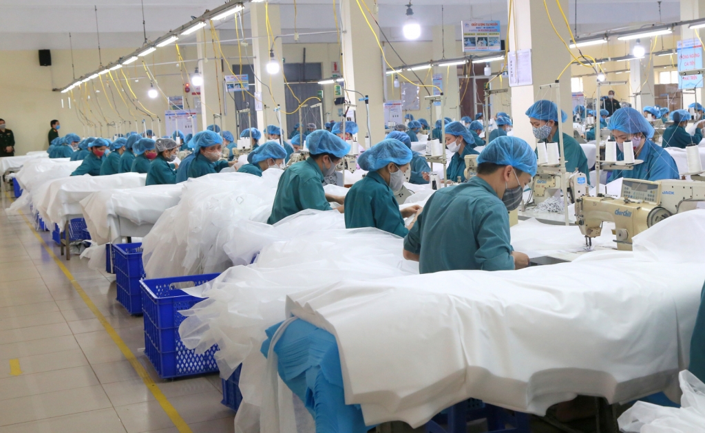 Tái định hình chuỗi cung ứng toàn cầu: Nhận diện xu hướng, thách thức và giải pháp cho Việt Nam