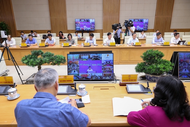 Thủ tướng Chính phủ: Tuyệt đối không được lơ là, chủ quan với diễn biến mới của dịch Covid-19