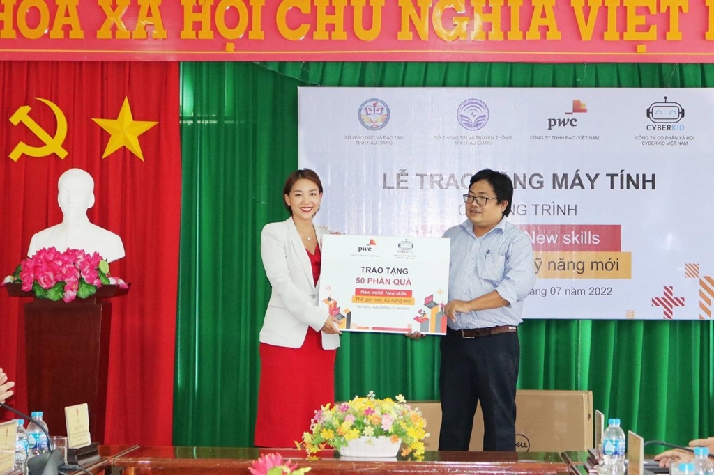 Mở rộng cơ hội tiếp cận công nghệ cho giáo viên và Trang Chủ OK365 Chính Thức Nhận 88k