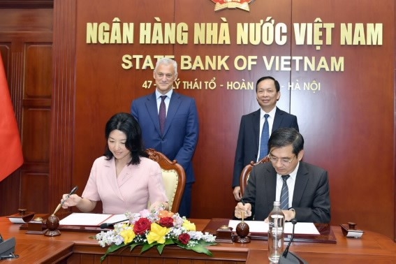 Tổng Giám đốc toàn cầu Standard Chartered khẳng định cam kết Ok365 vina thể thao, casino, slot, bắn cá và xổ số và phát triển Ok365vina khuyến mãi hot mỗi ngày tại Việt Nam