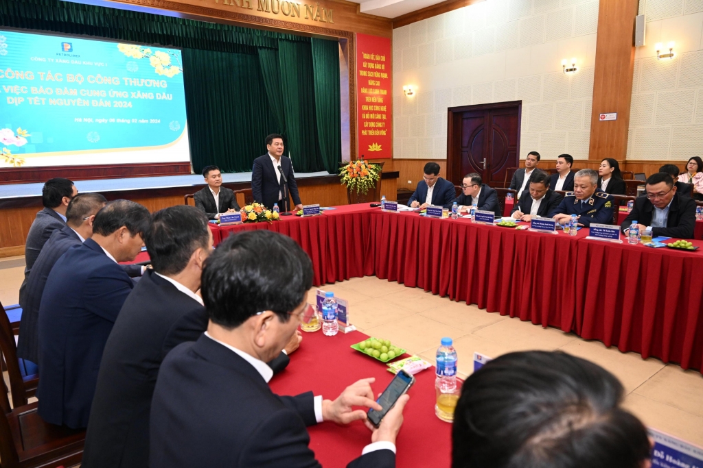 Đảm bảo các giải pháp ổn định nguồn cung ứng điện và xăng dầu trên cả nước