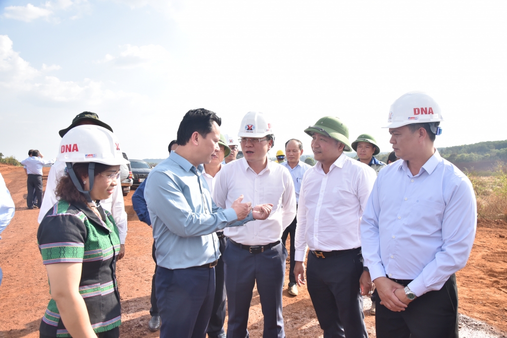 Tháo gỡ vướng mắc cho hoạt động khai thác boxit tại Đăk Nông và đảm bảo phục hồi môi trường