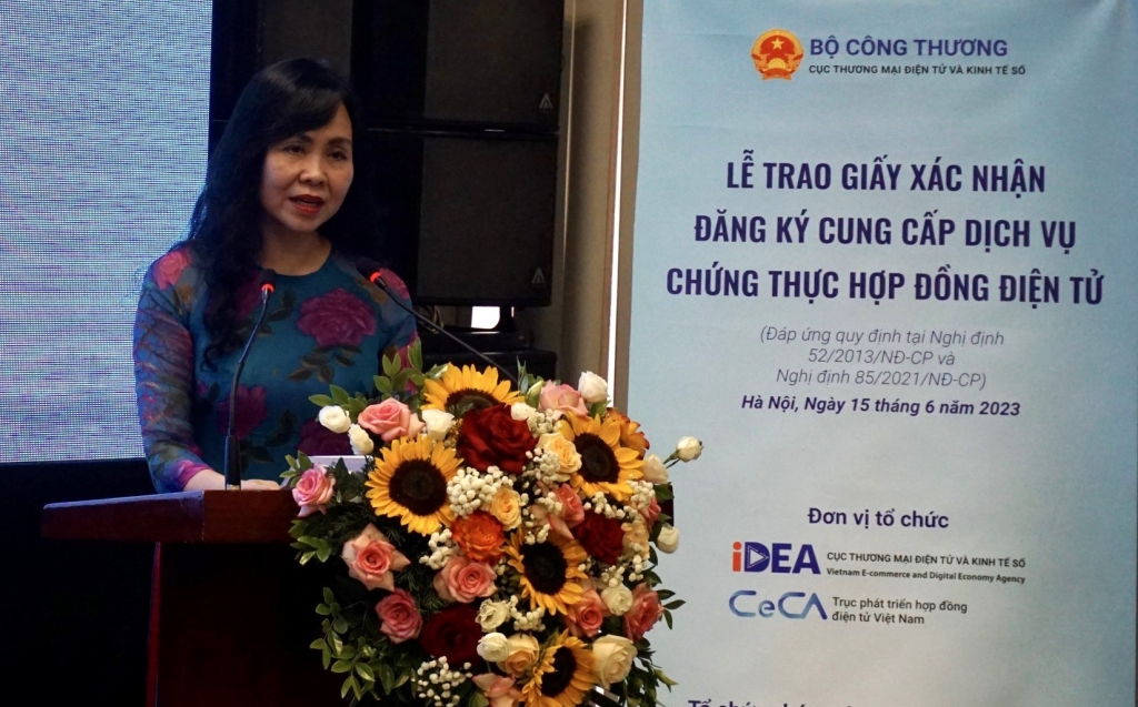 Trao Giấy xác nhận đăng ký cung cấp dịch vụ chứng thực hợp đồng điện tử cho Link Nhà Cái Uy Tín 2026 | Đăng Ký +65k đủ điều kiện