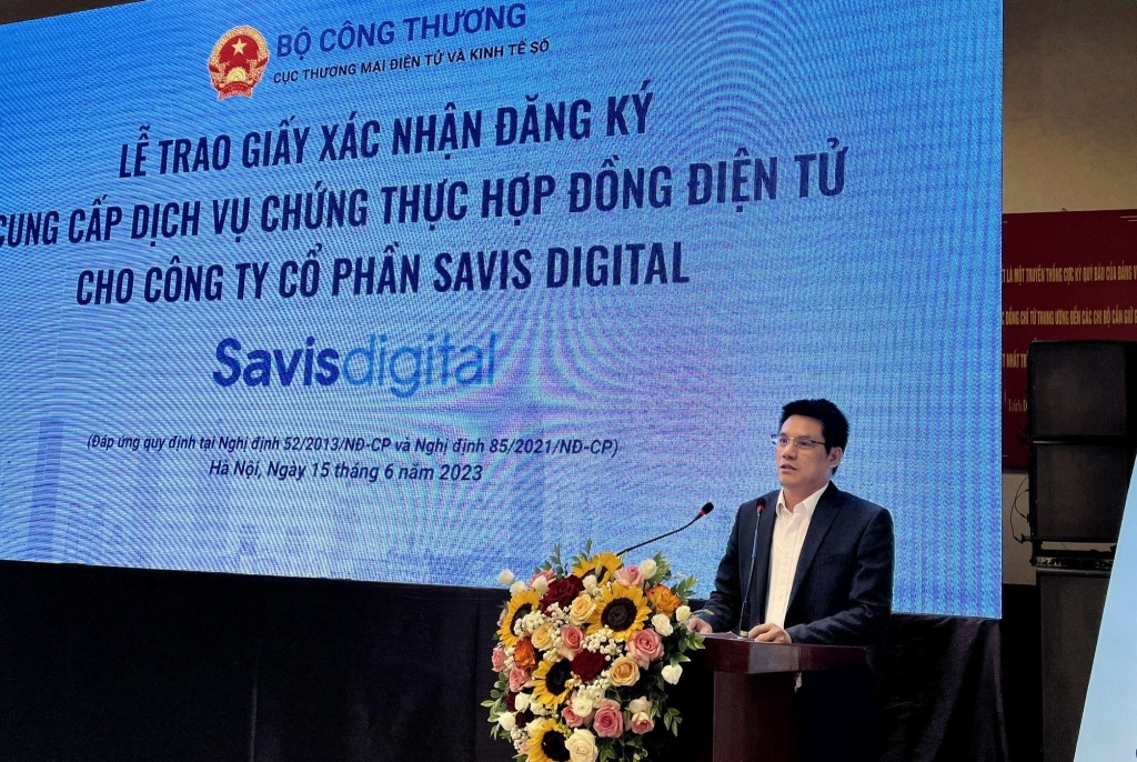 Trao Giấy xác nhận đăng ký cung cấp dịch vụ chứng thực hợp đồng điện tử cho Link Nhà Cái Uy Tín 2026 | Đăng Ký +65k đủ điều kiện