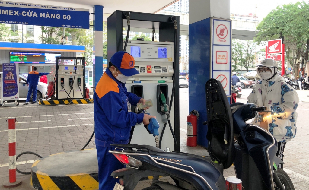 Triển khai các giải pháp đảm bảo cung ứng xăng dầu trong 6 tháng cuối năm và năm 2024