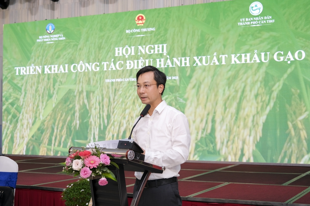 Ổn định thị trường gạo nội địa, tận dụng thời cơ đẩy mạnh xuất khẩu