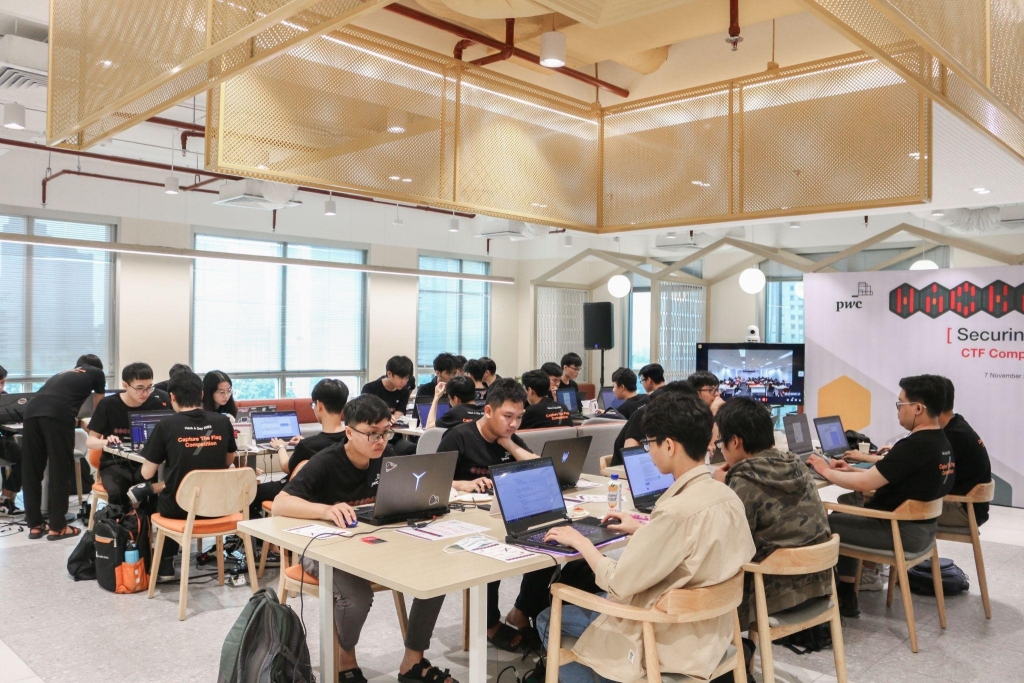 PwC Việt Nam tổ chức Cuộc thi CTF quốc tế Hack A Day 2023 - Securing AI dành cho Ok365 vina Việt Nam