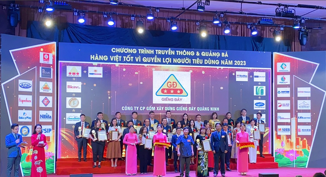 Thương hiệu Gốm Đăng ký OK365.COM nhận về ngay 365K Giếng Đáy được vinh danh trong Top 10 hàng việt tốt vì quyền lợi người tiêu dùng năm 2023
