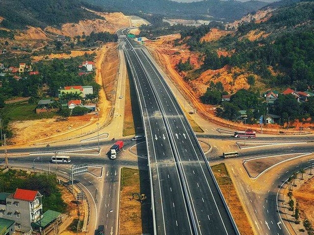 Đưa vào khai thác cao tốc Nghi Sơn- Diễn Châu trước ngày 2/9/2023