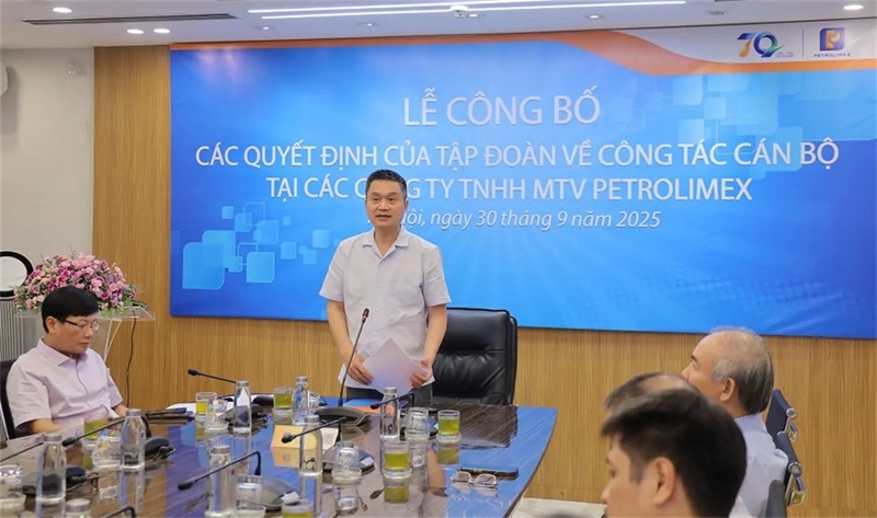 Ông Phạm Văn Thanh - Chủ tịch HĐQT Petrolimex nhấn mạnh: Việc sắp xếp lại bộ máy mang ý nghĩa then chốt trong việc tái định hình hệ thống đơn vị toàn ngành theo hướng tinh gọn, chuyên nghiệp, hiệu quả.