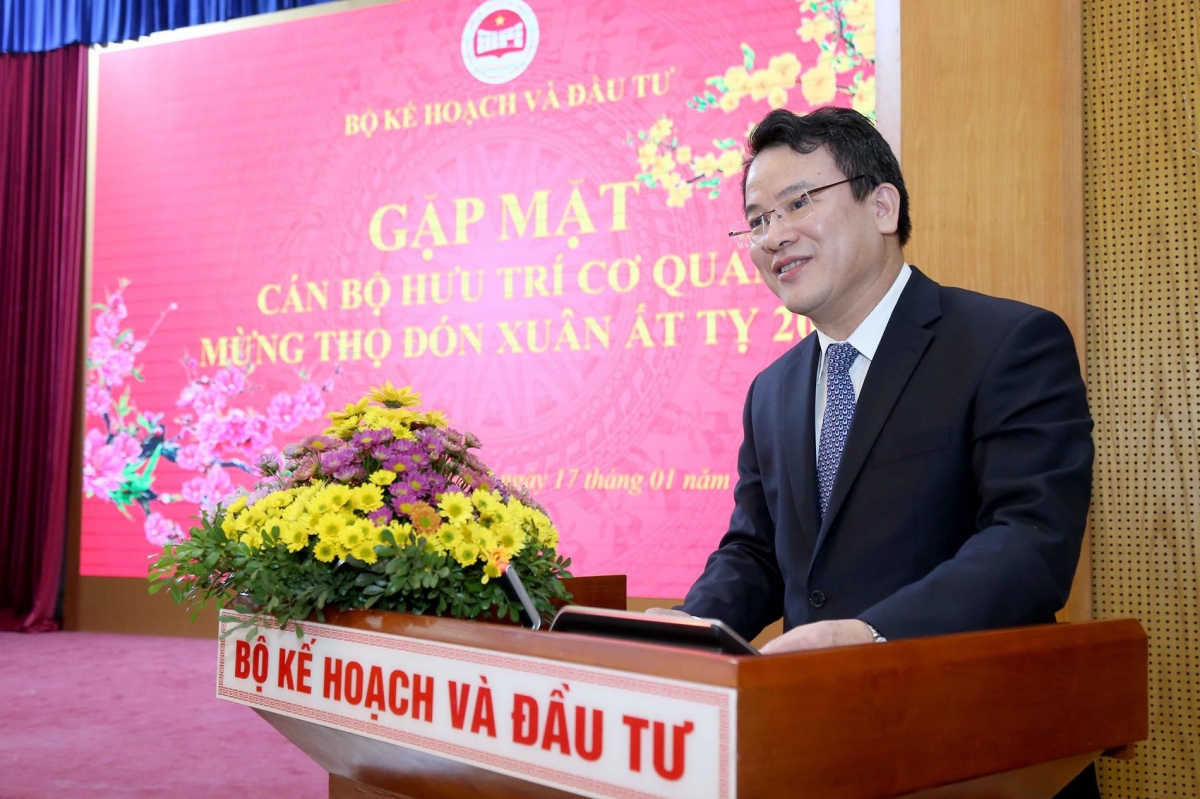 Ok365 Nhà Cái Uy Tín 2026 gặp mặt, chúc Tết cán bộ hưu trí nhân dịp Xuân Ất Tỵ 2025