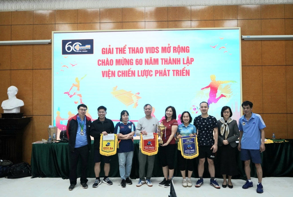Sôi nổi giải thể thao chào mừng kỷ niệm 60 năm thành lập Viện Chiến lược phát triển